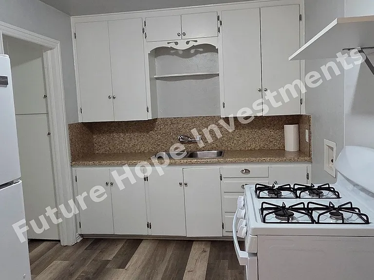 1308 SW 38th St — Photo 11