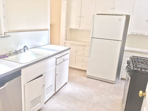 5th image of 2733 Turk Blvd