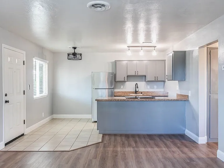 260 E Lassen Ave #4 — Photo 2