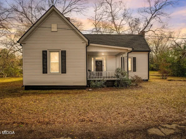 630 S Railroad St, Shady Dale, GA 31085