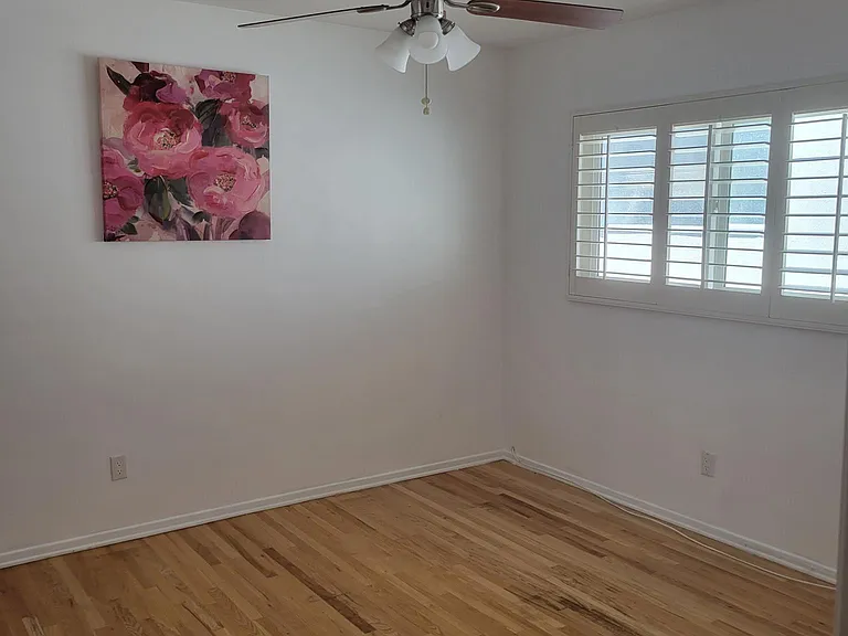 103 N Hayworth Ave — Photo 11