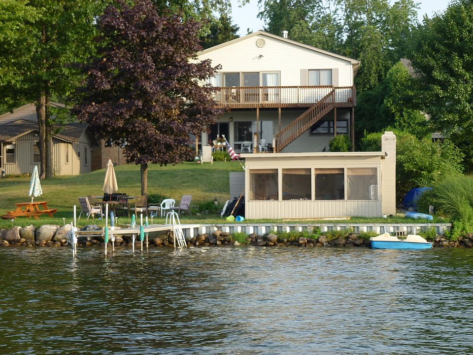 1st image of 4376 Island Park Dr
