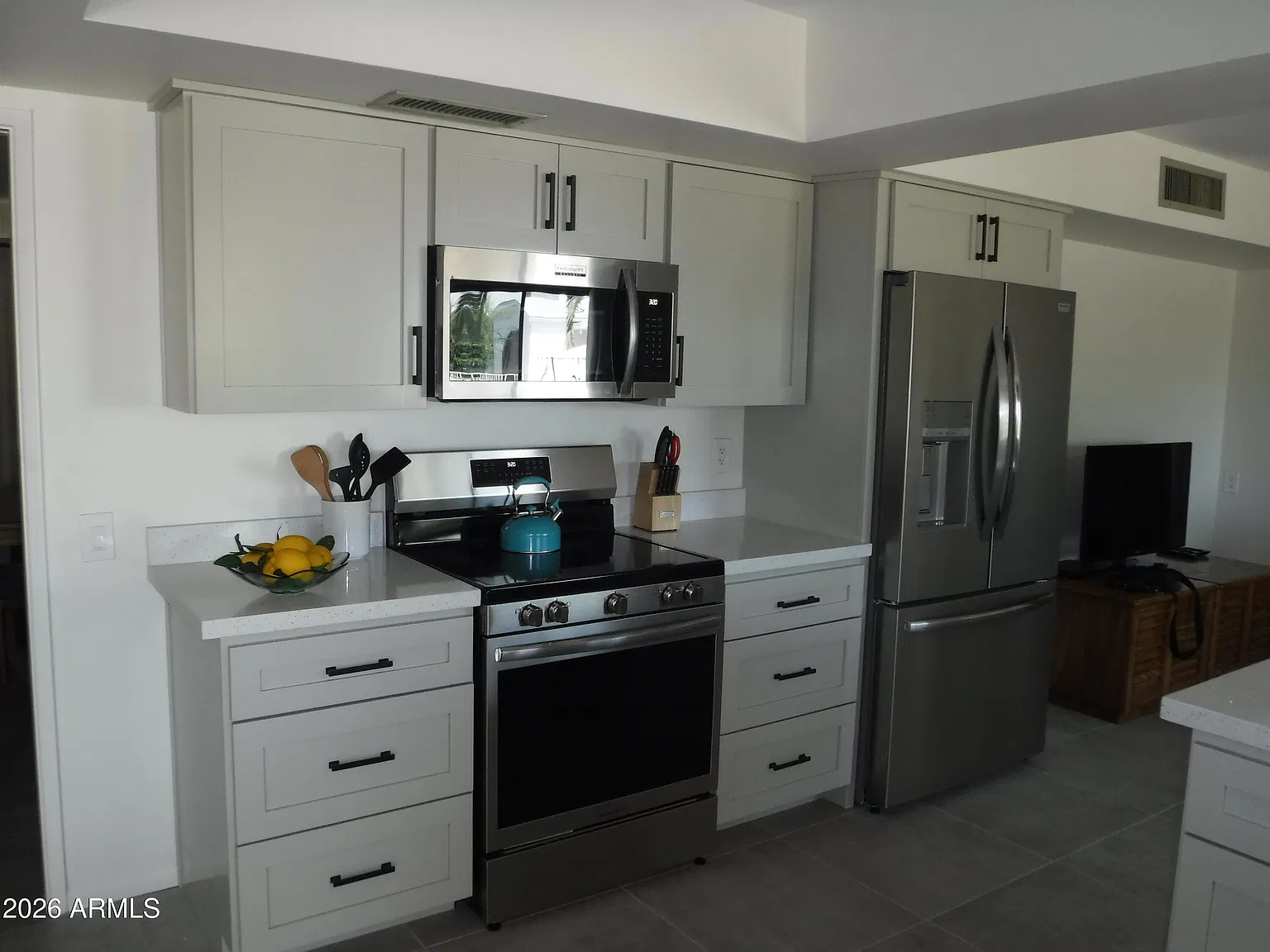 2 bed, 2.5 bath, 1953 sqft, $1,900 — Photo 1