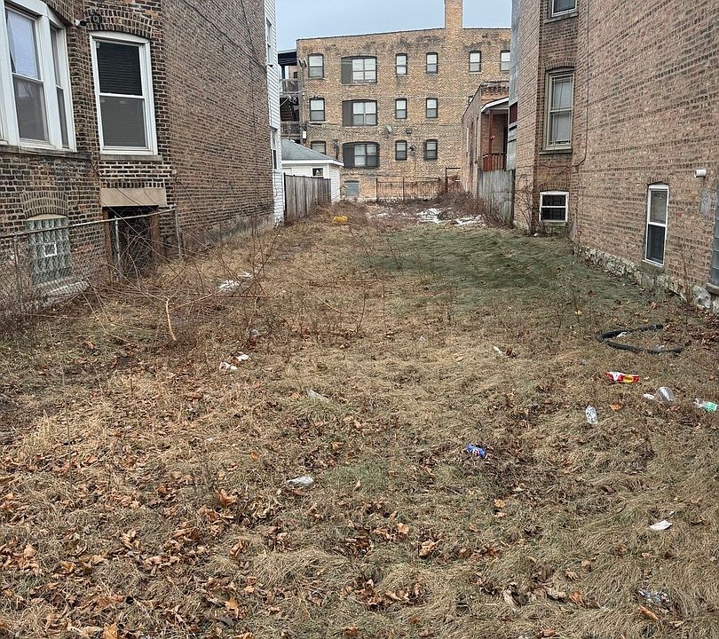 2nd image of 5635 S Wabash Ave