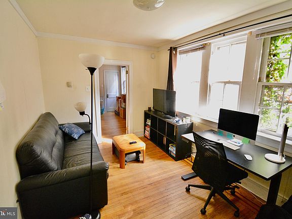 4th image of 506 W Coulter St APT 1