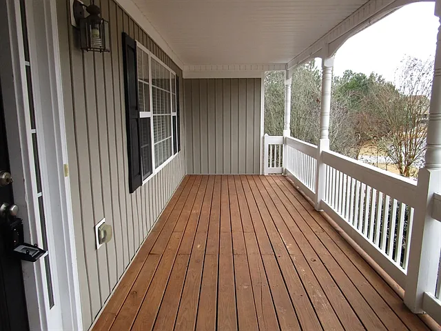 Building Photo - 330 Red Fox Dr