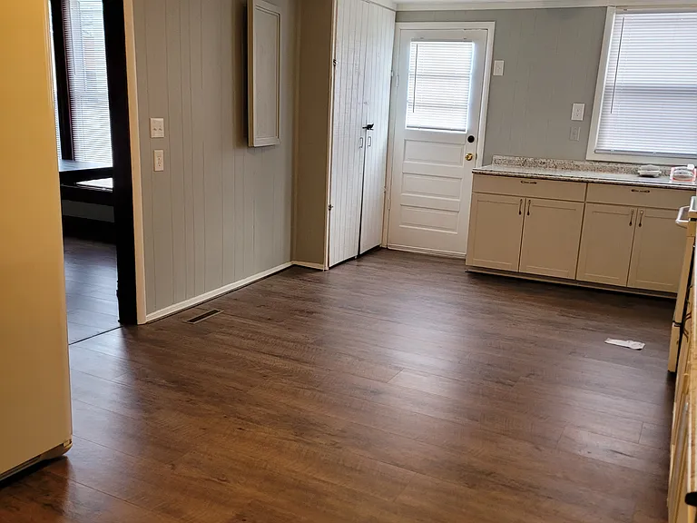221 Chestnut St — Photo 4