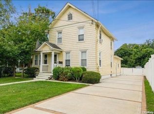 2848 Grand Ave, Baldwin, NY 11510