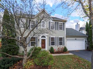 810 Lenox Ave, Bolingbrook, IL 60490