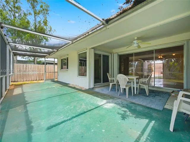 920 NW 92nd Ave — Photo 16