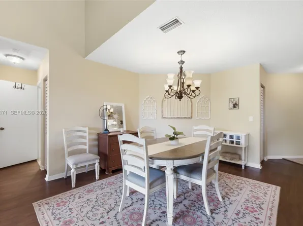 4111 Coral Tree Cir APT 327, Coconut Creek, FL 33073