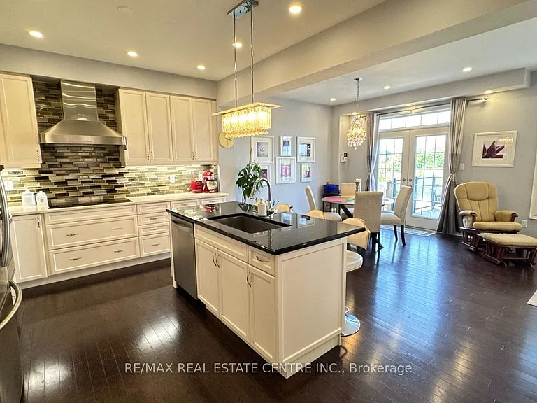 13 Alister Dr #MAIN UPPER — Photo 11