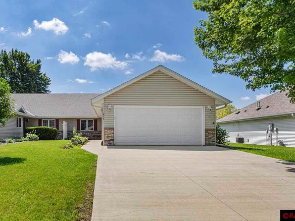 217 Cardinal Dr, Mankato, MN 56001
