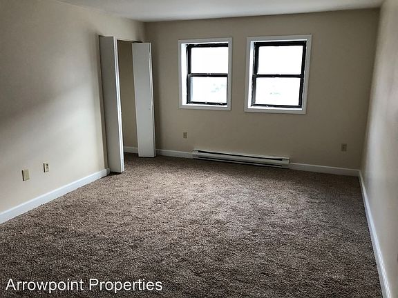 5th image of 256 Essex St #2