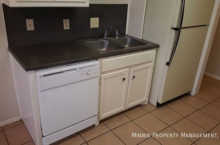 9608 Elmwood Ave #B — Photo 8