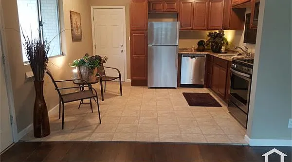 5 bed, 1000 sqft, $2,450 — Photo 3