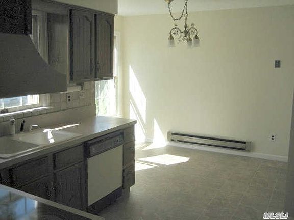 4th image of 13 Standish Dr