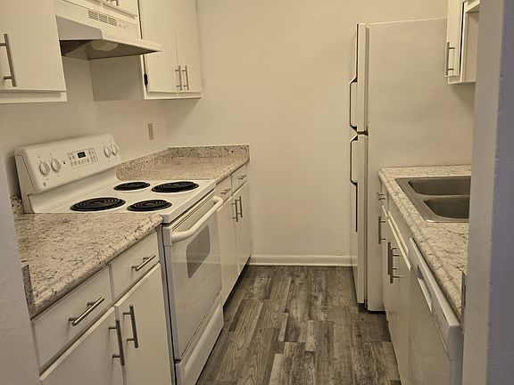 3rd image of 3595 Sable Palm Ln