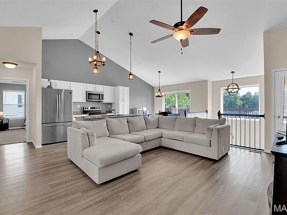 5th image of 334 Cuivre Creek Ct