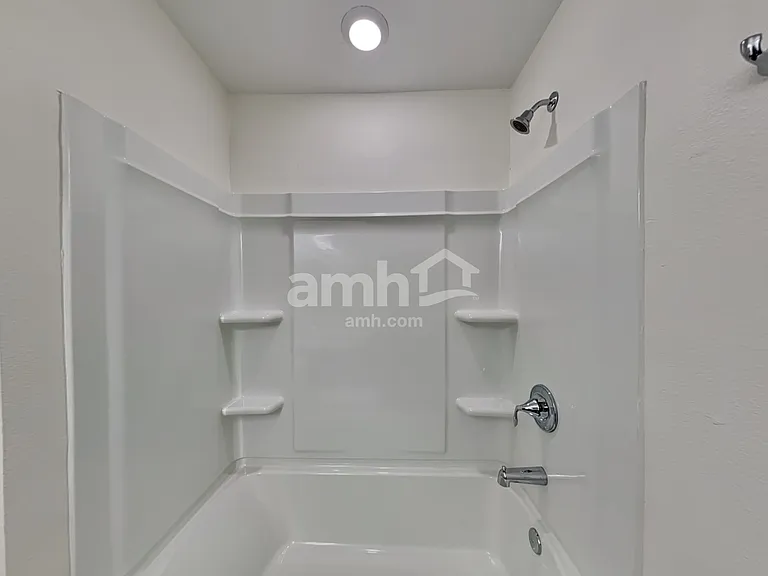 2114 Saffron Walden Dr — Photo 21