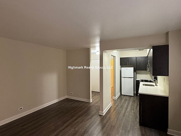 4th image of 5917 N Kenmore Ave #207A