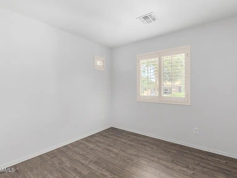 2227 E Stacey Rd — Photo 20