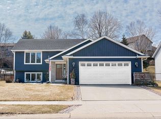 1216 36th St SW, Rochester, MN 55902