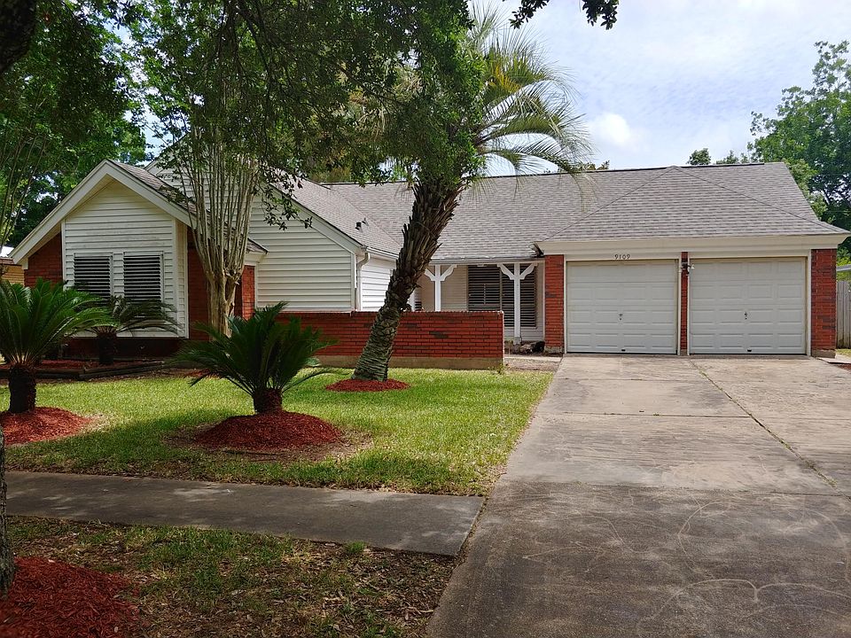 1st image of 9109 Vicksburg Ave