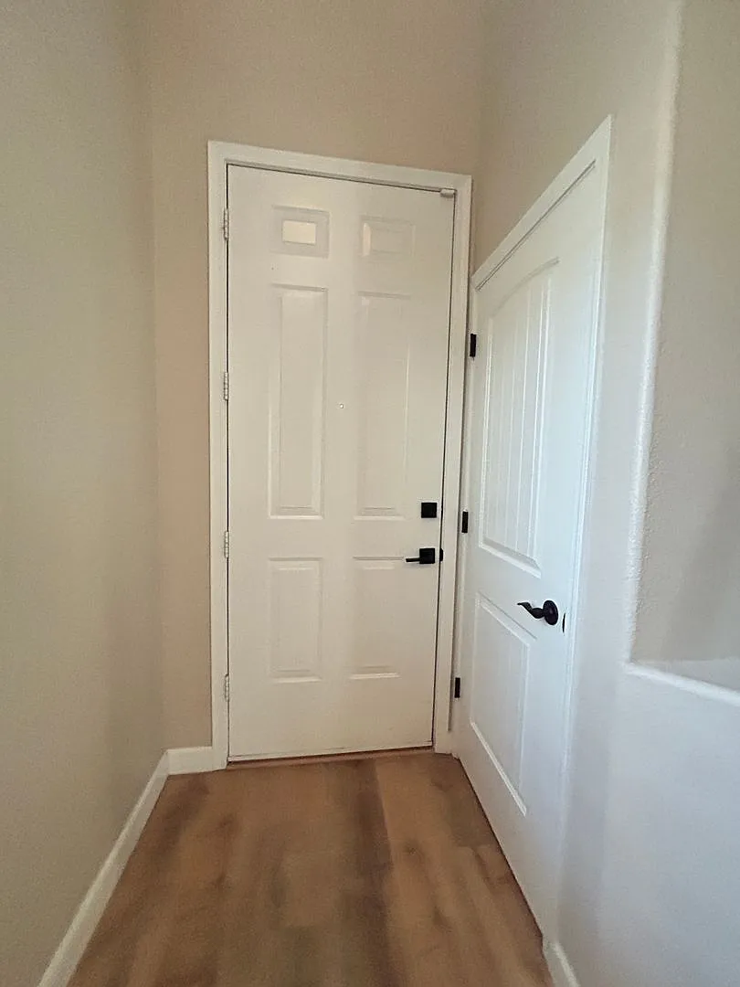 3 Bedroom + Den in Gated Community — Photo 2