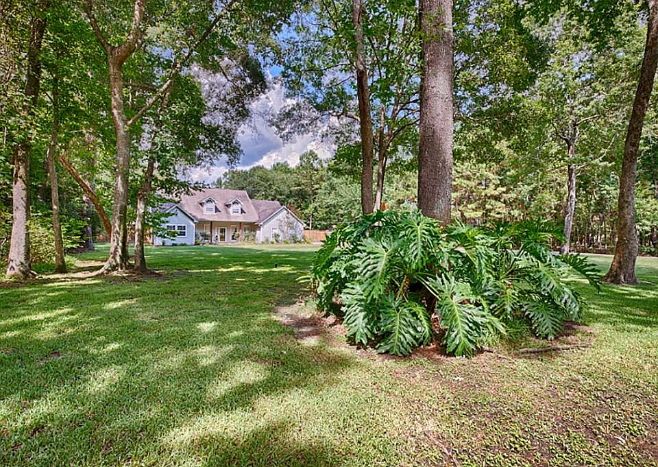 1st image of 423 Lago Trace Dr