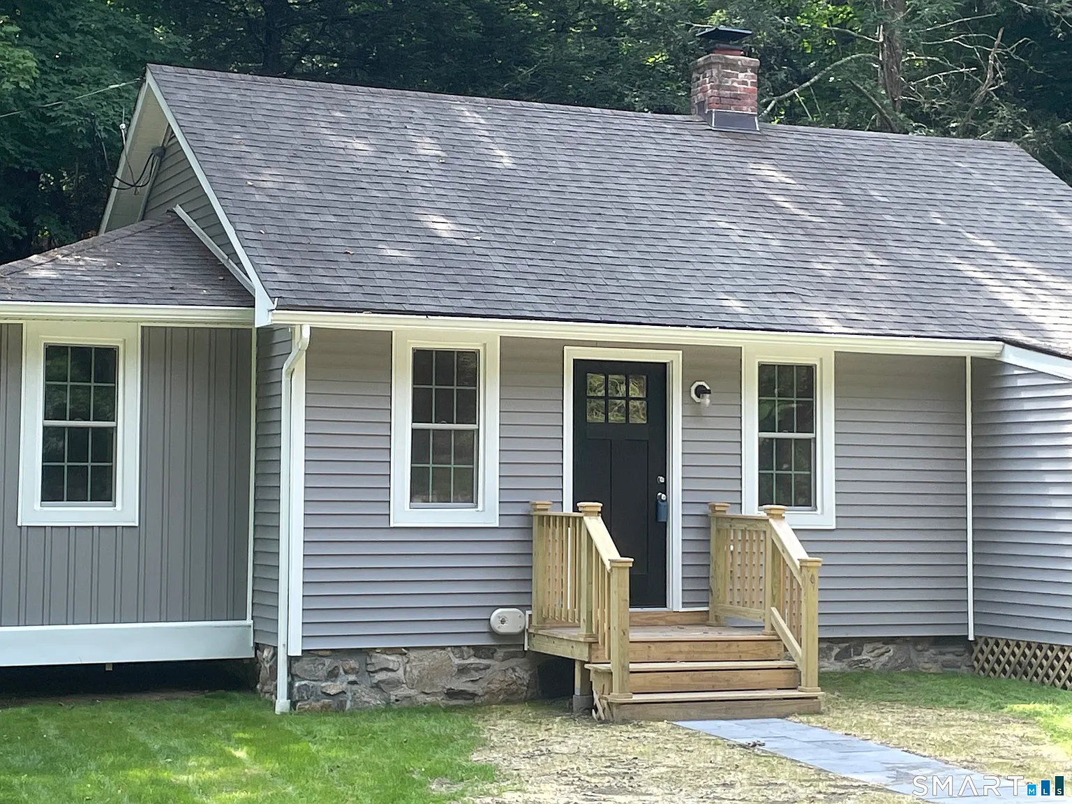 3 bed, 1.0 bath, 802 sqft, $3,150 — Photo 3