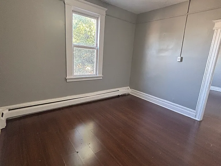 378 Avon Ave #2L — photo 5 of 6