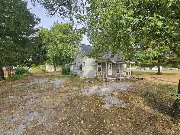 208 S Main St, Broadlands, IL 61816