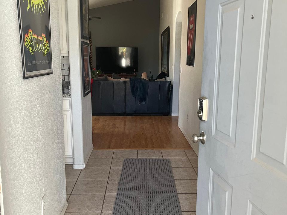 2nd image of 190 W Gail Dr