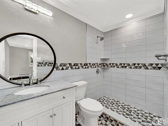 4th image of 482 Fairton Dr #C