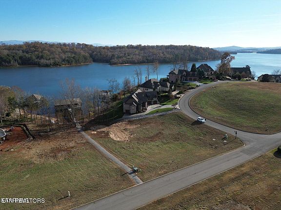 4th image of 101 Big Water Dr