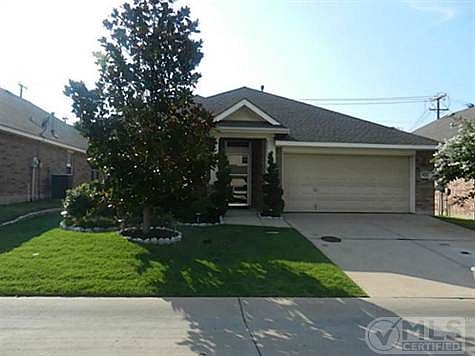 1st image of 923 Prairie Smoke Ln