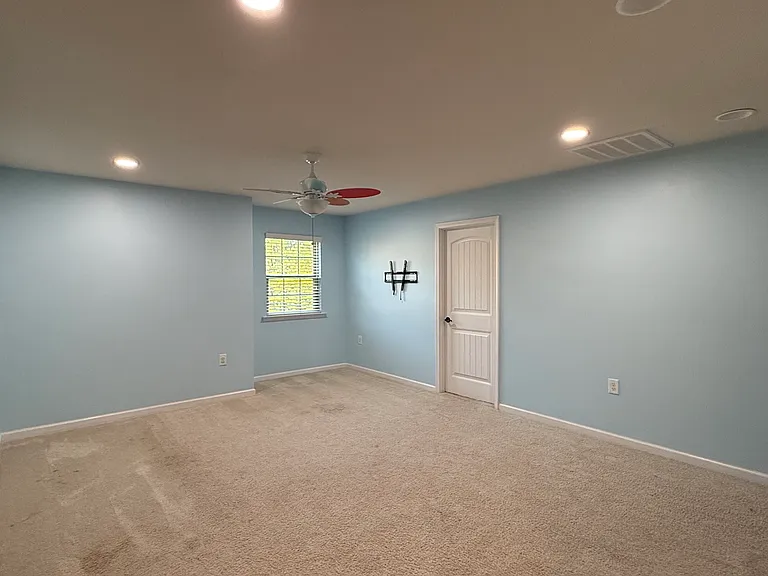 2101 Chipley Dr — Photo 9