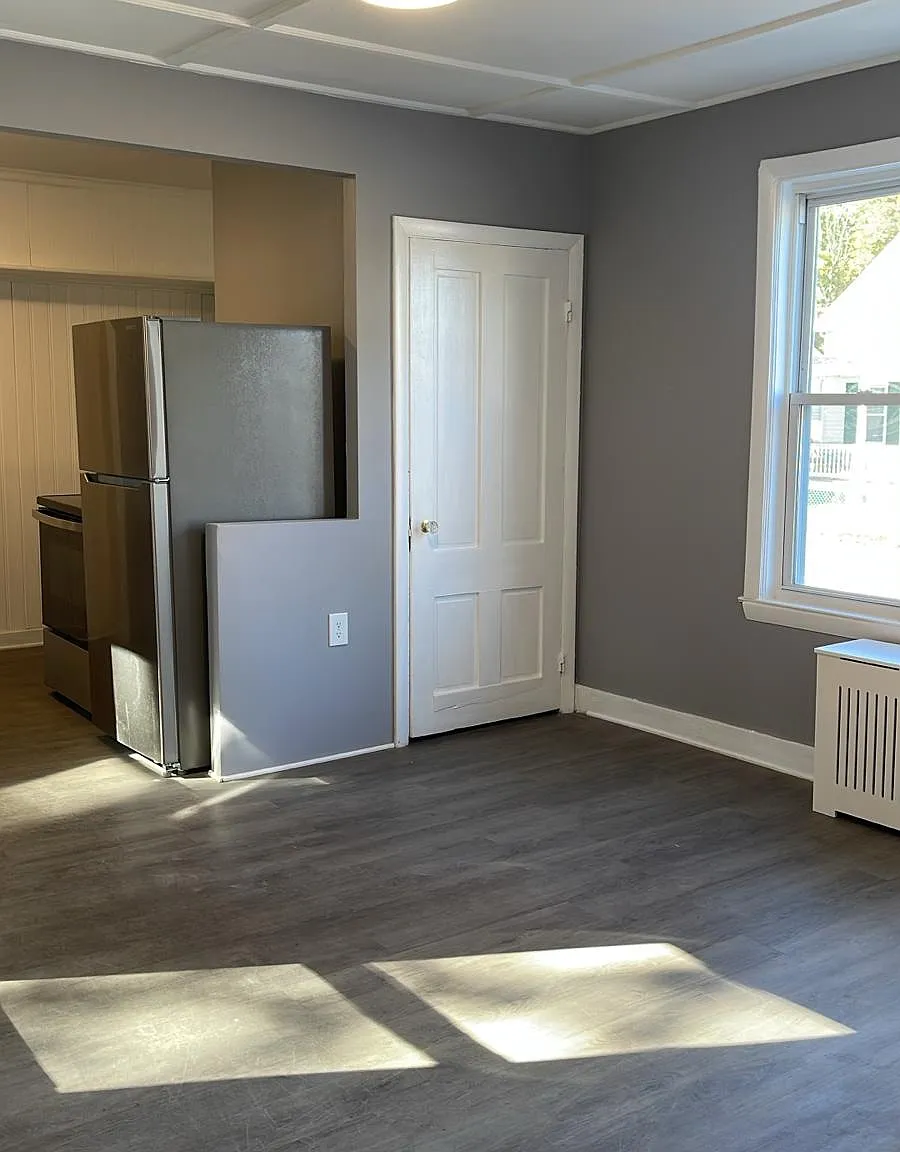 110 Broad St — Photo 4