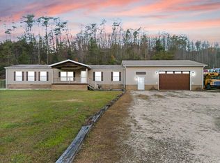 6021 State Highway 28, Chavies, KY 41727