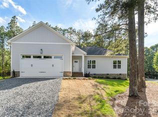 185 Shagbark Ct, West End, NC 27376