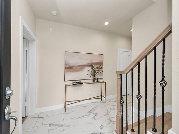 3rd image of 1703 Benbow Oak Pl