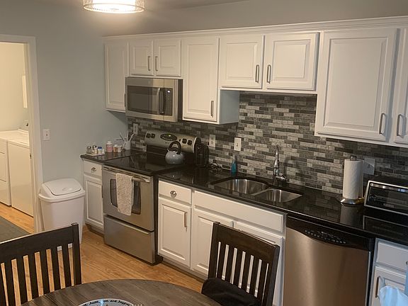 2nd image of 267 Winding Brk #1