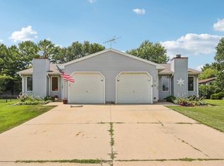 622 N Sandy Ln #624, Elkhorn, WI 53121