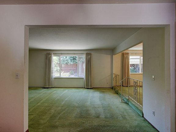 3rd image of 705 Leytonstone Ave