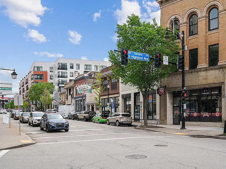 Coda on Centre — Photo 64