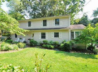 69 Lakeside Blvd, Oakland, NJ 07436