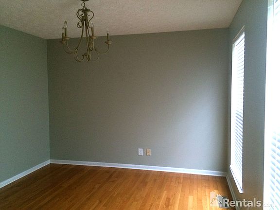 3rd image of 500 Walker Ct