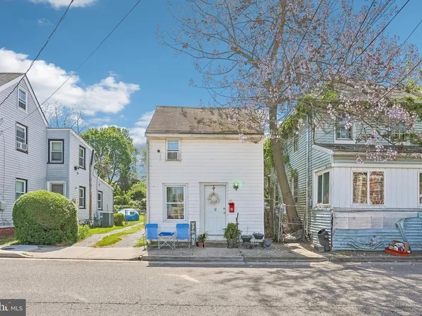 64 Union St, Salem, NJ 08079