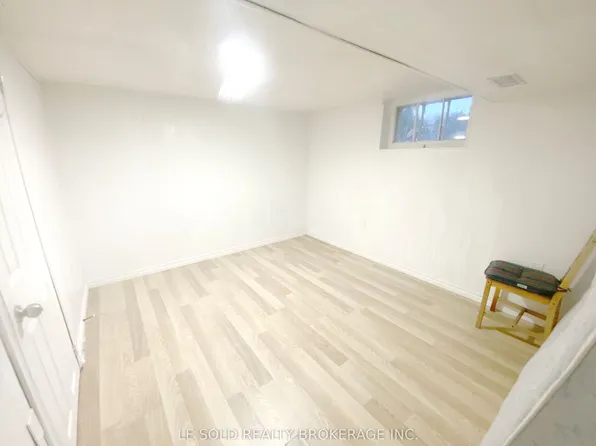 130 Merna Ave #Basement, Hamilton, ON L8S 2L1